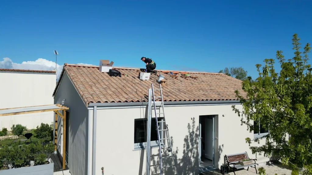 Traitement de charpente et rénovation des murs, renforçant la durabilité et l'isolation pour une meilleure performance énergétique.
