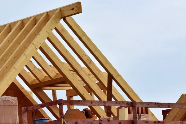 Construction de charpente en bois réalisée par Activ & Co